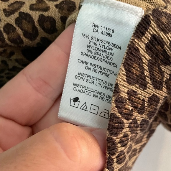 Euc silk Michael Kors leopard print snap up cardigan size medium - Picture 3 of 6